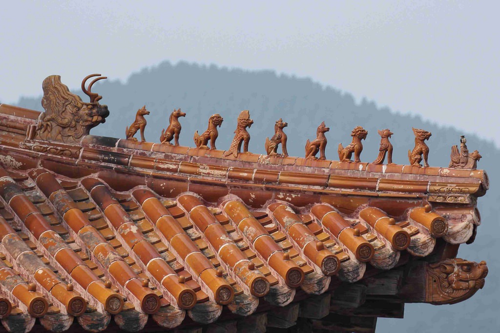 中國古建筑屋檐上的神獸名稱及象征意義